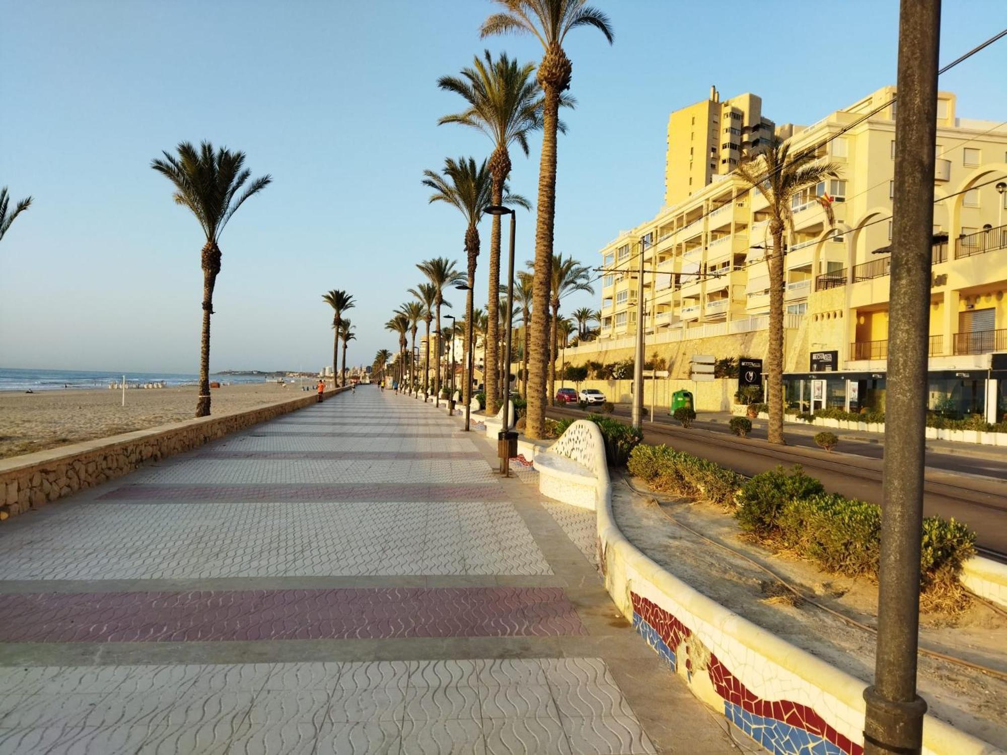 Apartamento - Bajo En Primera Linea De Playa Apartment Alicante Exterior photo